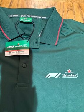 Heineken Fórmula 1 Green Polo with Red-Trim Collar